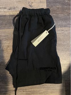 black essential shorts