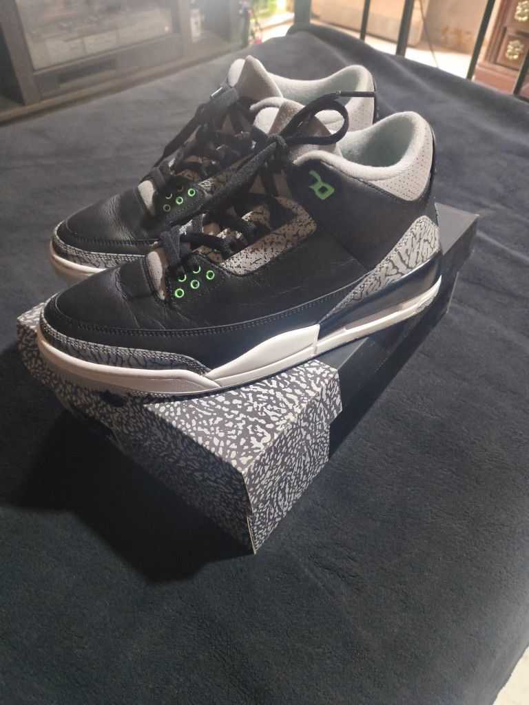 Jordan 3 Green Glows
