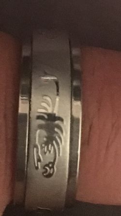 Stainless steel scorpion spinner ring