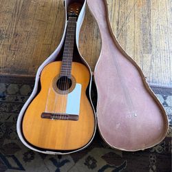 La Bella guitar in excellent condition with case  vintage