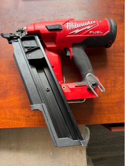 Miliwakee Fuel Brushless framing nail gun