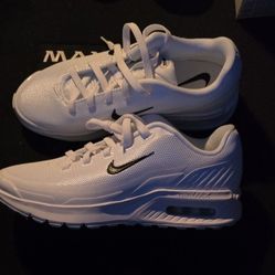 Women's Nike Shoes 