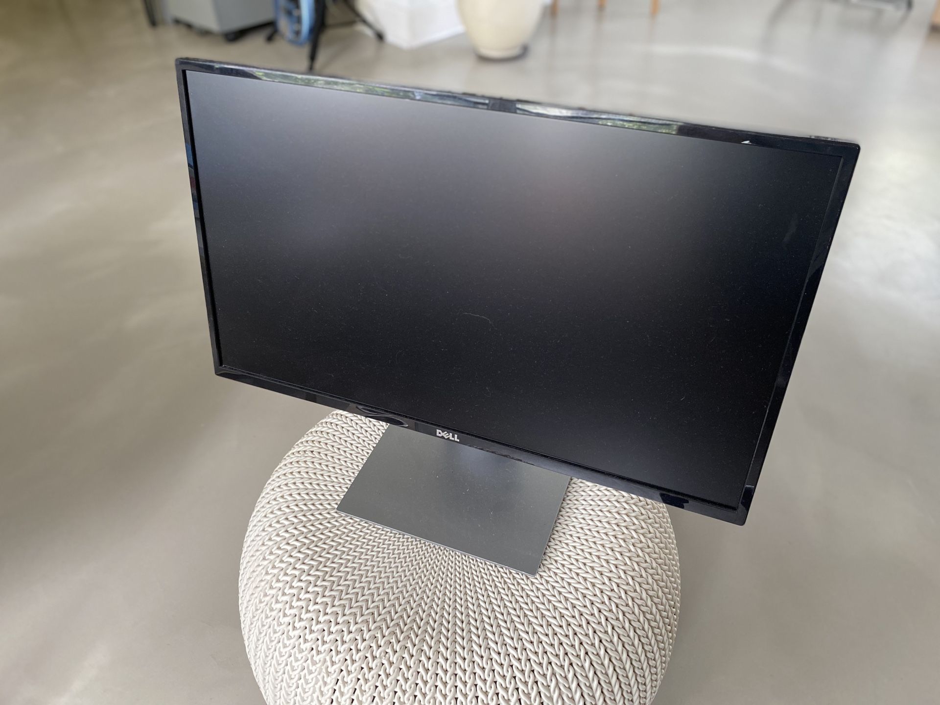 Dell SE2717H 27” Monitor