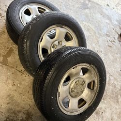 Honda Pilot Stocks Wheels 17”. 5x120 Bolt Pattern 