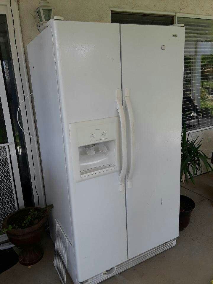 Kenmore Coldspot refrigerator
