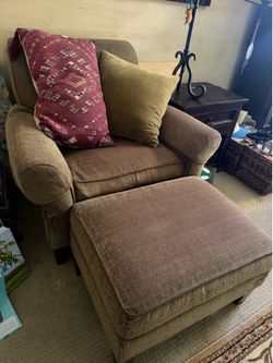 Ethan Allen Chair w Ottoman