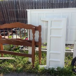 Twin head and foot boards