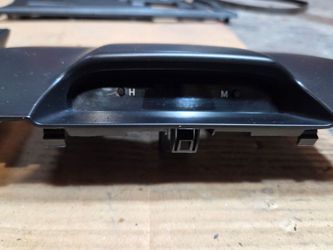 2012 TOYOTA CAMRY SE OEM CENTER DASH TRIM PANEL W/ CLOCK & SPEAKER GRILLE