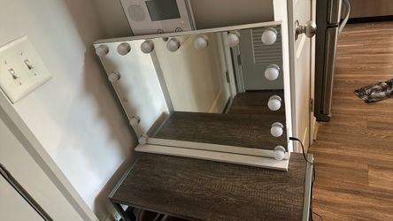 Vanity mirror