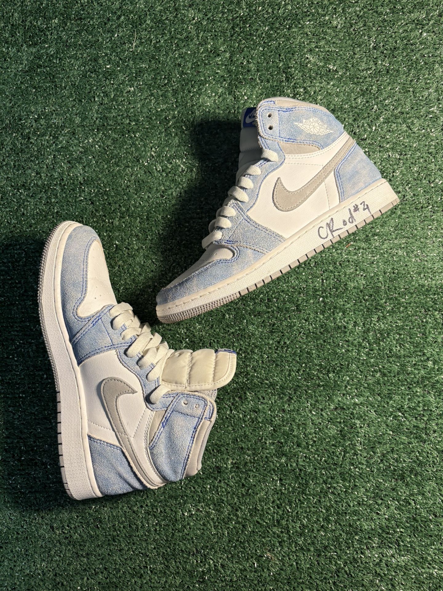 Jordan 1 High Hyper Royal