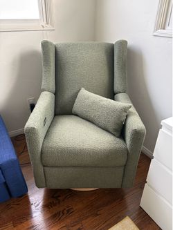 Babyletto Kiwi Power Glider / Rocker / Recliner