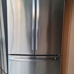 GE REFRIGERATOR STAINLESS STEEL 