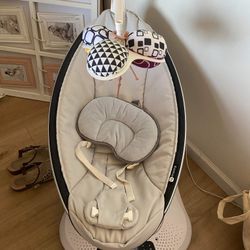 4moms Mamaroo Multi-motion Baby Swing