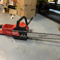 Milwaukee Chainsaw 