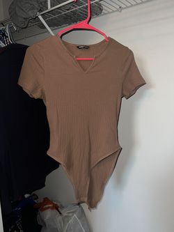 Brown Ribbed Short Sleeve Bodysuit – Size L (SHEIN)