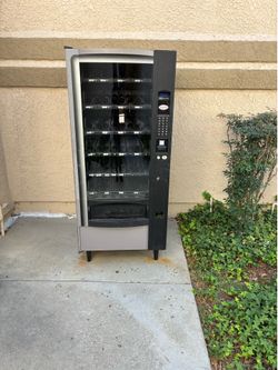 SurVend Vending Machine $800