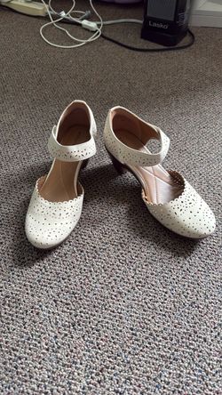 Shoes size 5 1/2 new