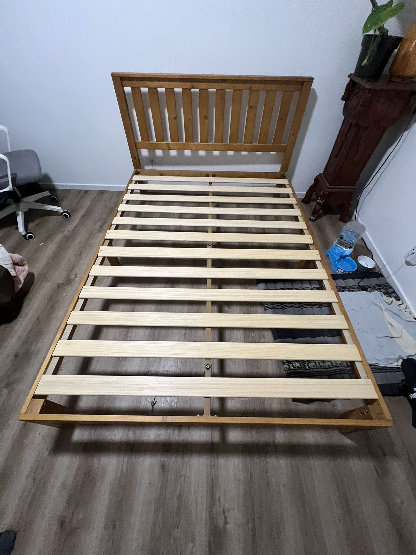 Wood Bedframe Full Size