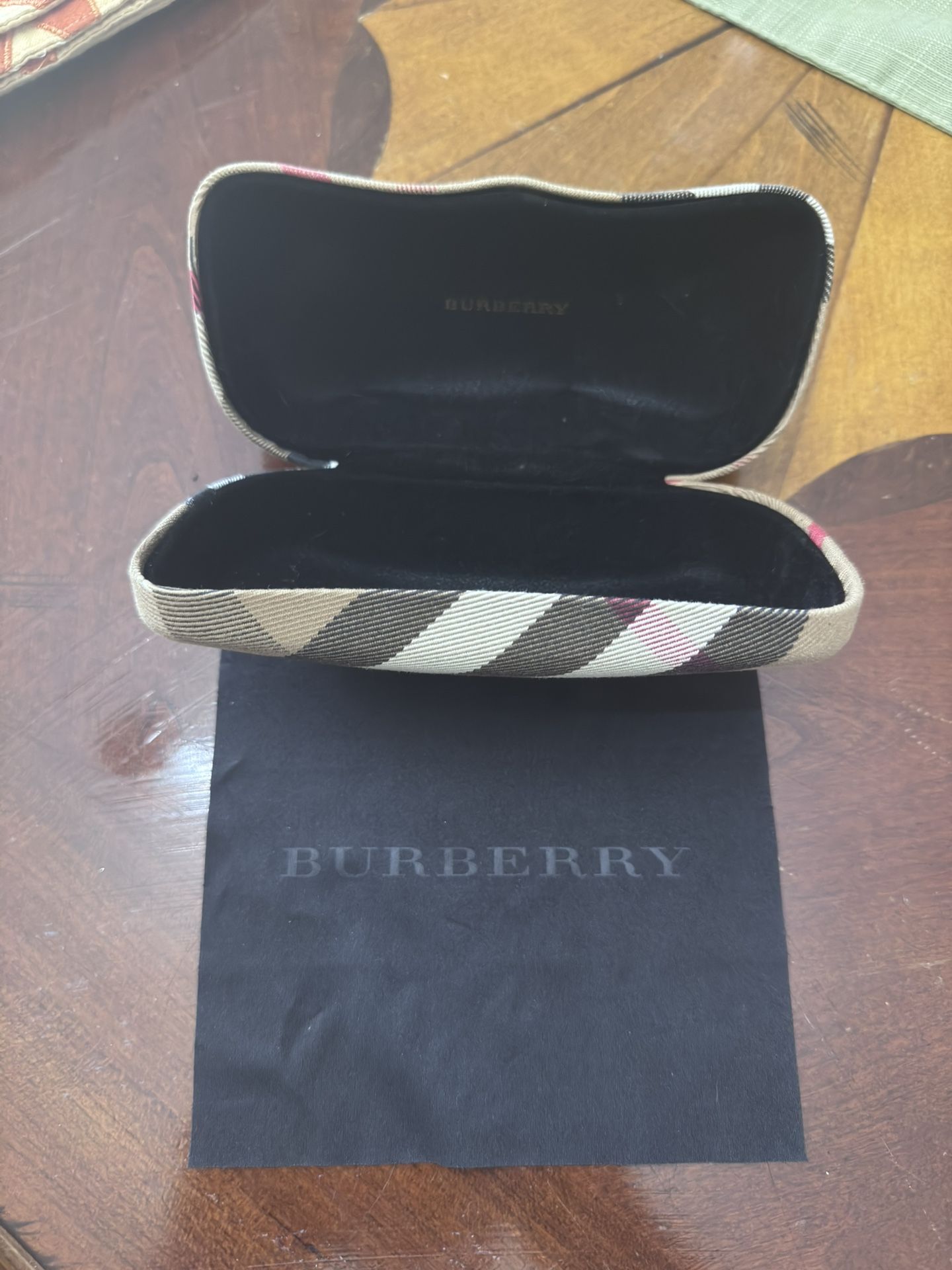 Burberry Sunglasses Case And Cloth