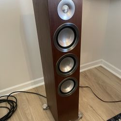 Beautiful Pair of Mint Paradigm Prestige 75F Floor Standing Speakers. Like new. Work perfectly.