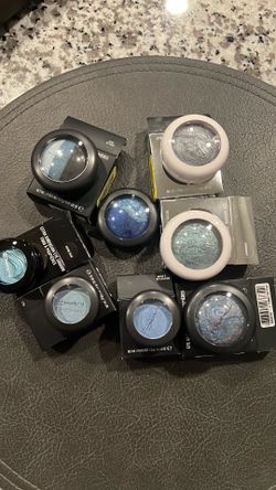 single eyeshadows brand new never used Mac single eyeshadows brand new never used