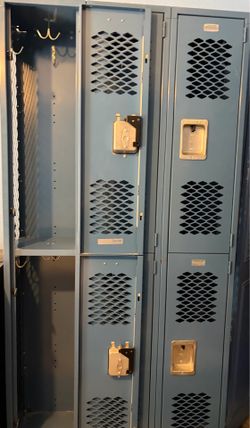 Set of 2 full size lockers