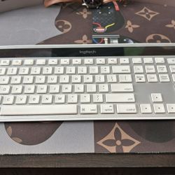 Logitech Keyboard 