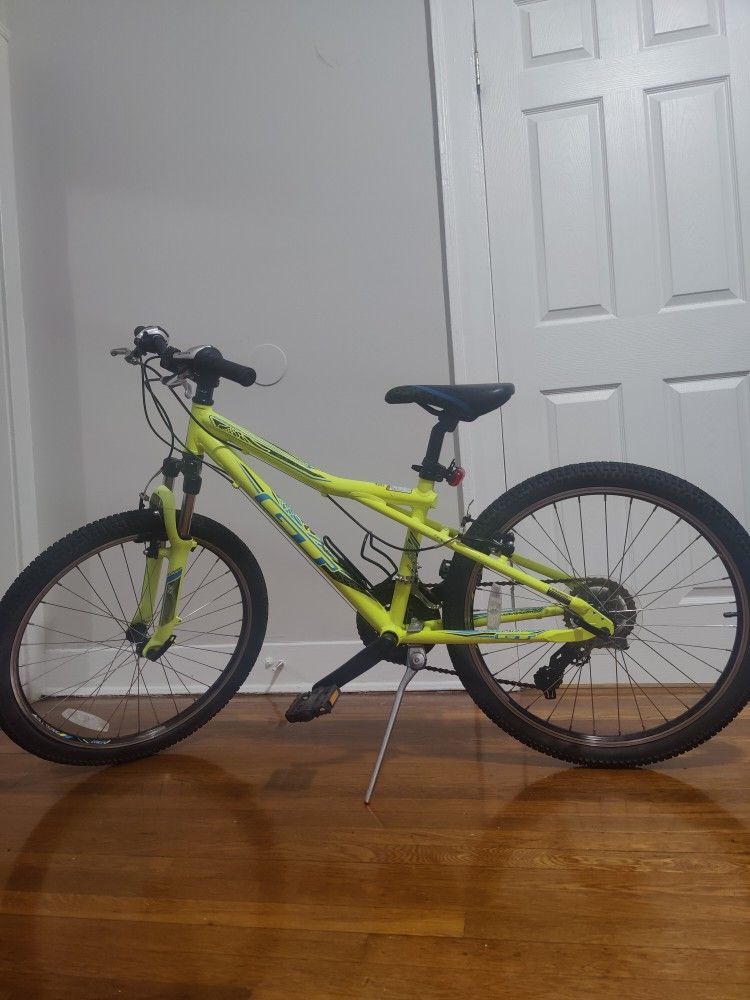 Bicicleta GT #24