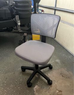 Desk chair