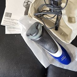 Philips Norelco ComfortCut 3 PT724 Head Rotary Electric Shaver TESTED W/CHARGER