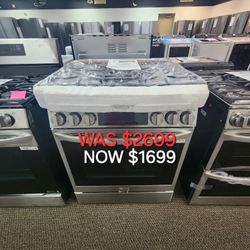 6.3 Cu. Ft. 30 In Smart Probake Slide In Dual Fuel Range With Gas Stove