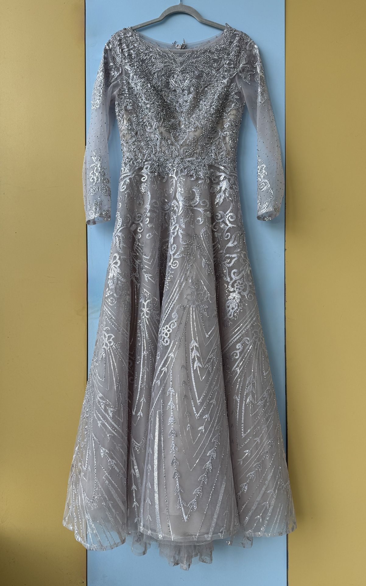 LARA New York Gown Size 4