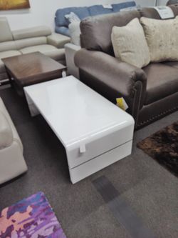 Coffee Table High Gloss Lacquer White W/1 Clear Glass Shelf 