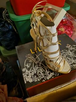 Womens shoes