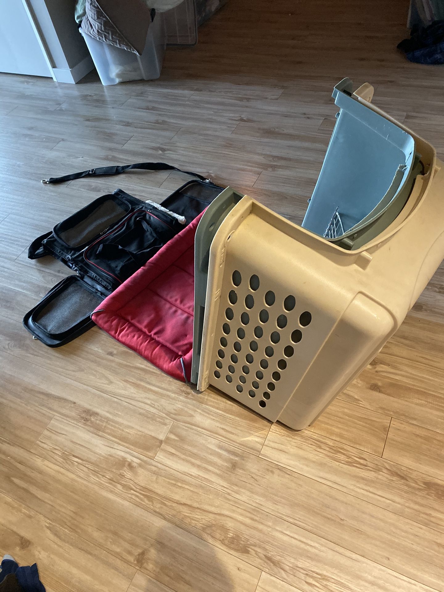 Pet crate and carrier