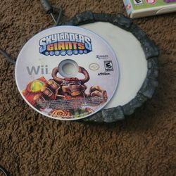 Skylander GIANTS for Nintendo Wii, Includes Portal