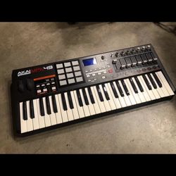 Akai Professional MPK49 - USB/MIDI Performance Keyboard - 49 keys