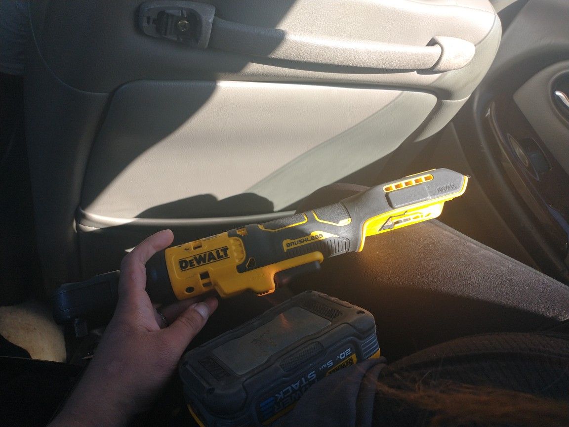 DeWalt Ratchet (Brushless)Atomic Compact Series