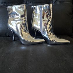 INC metallic booties stiletto type heel,very sexy