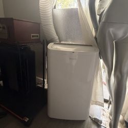Air Conditioner For 650sq Ft (AC)