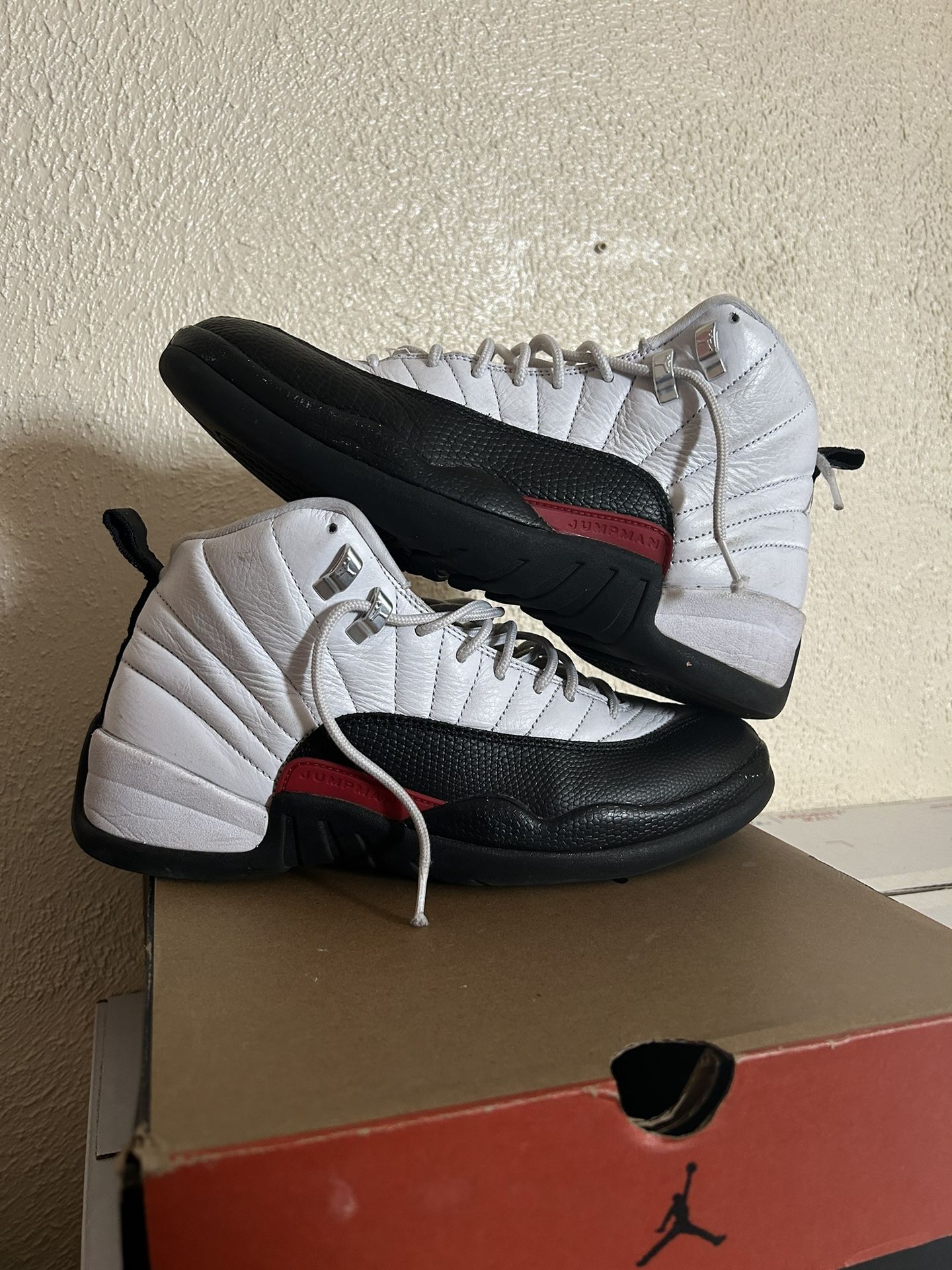 Jordan 12s Size 9