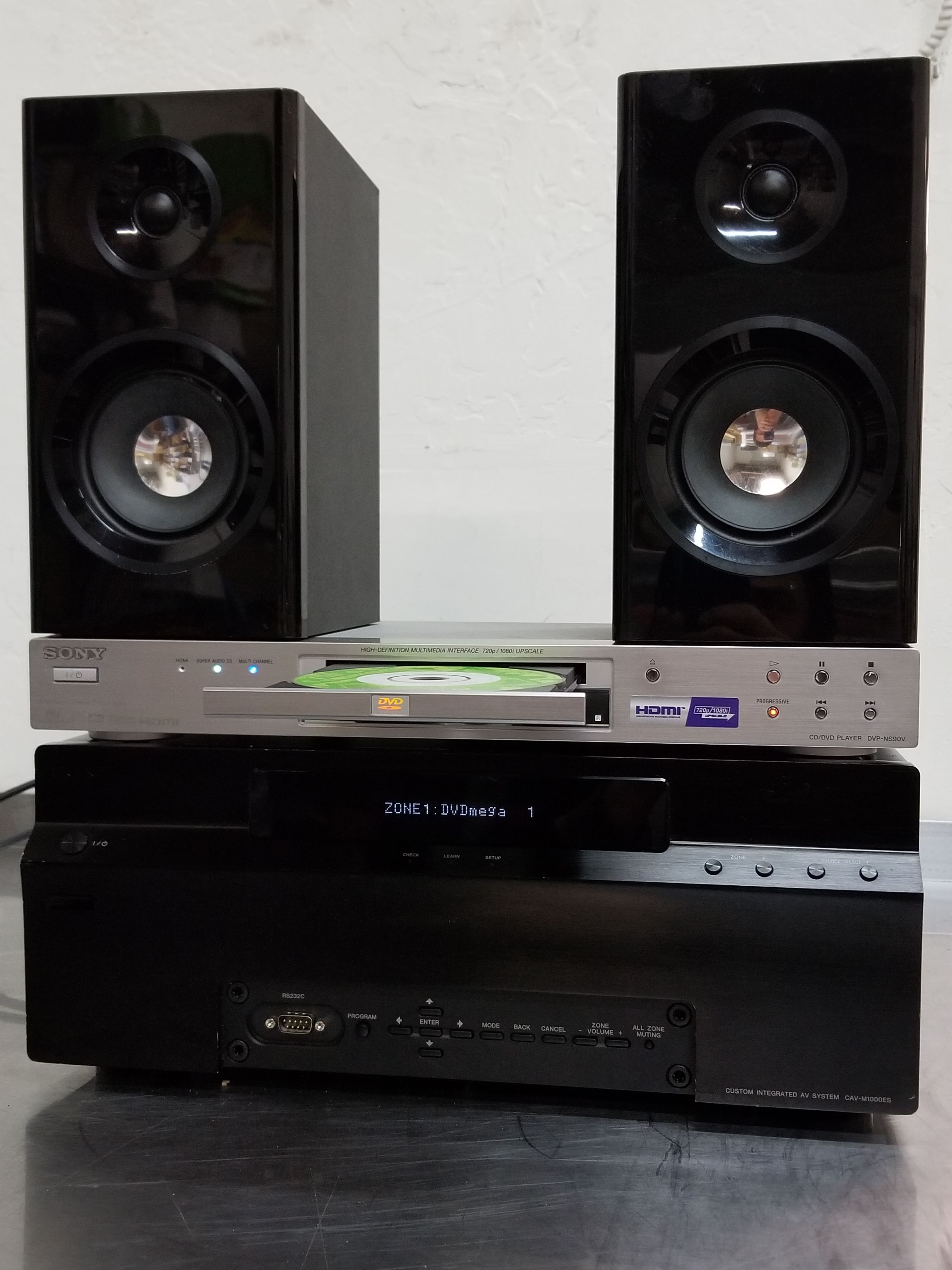 Sony CAV-M1000ES Custom Integrated AV Multi-zone Receiver CAV-M1000ES + Sony High Definition Multimedia Interface 720p/1080i Upscale DVD Player