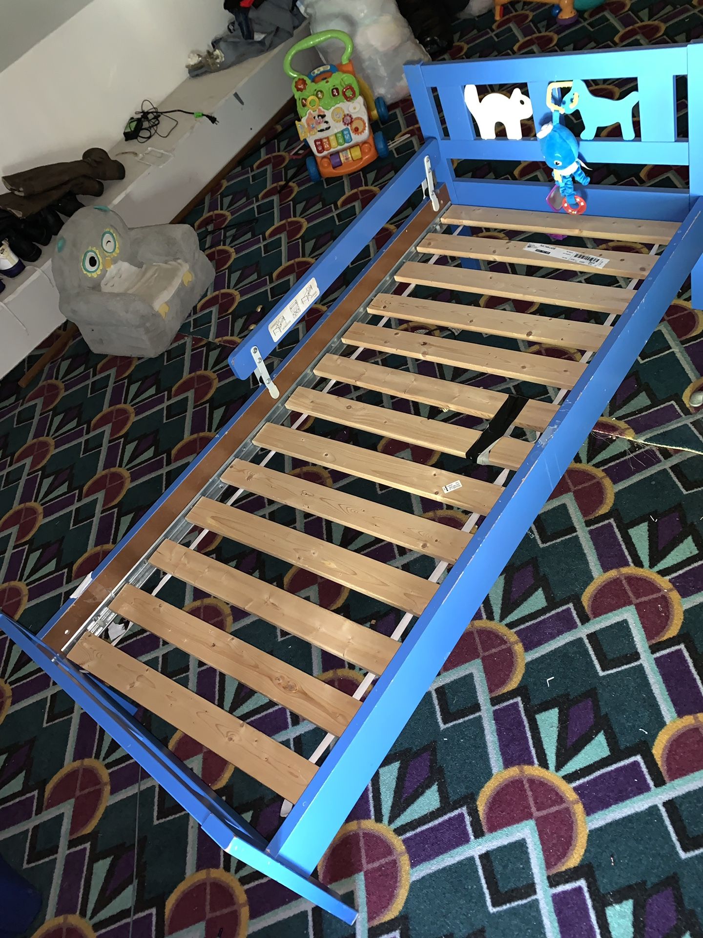 Toddler bed