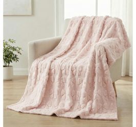 New sealed pink bow throw blanket 50x60