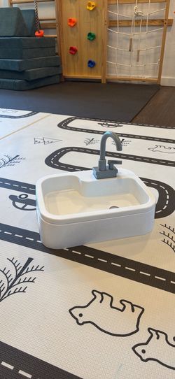 Lovevery running water sink