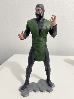 Mortal Kombat 9’ inch Custom 3-D Statue Reptile