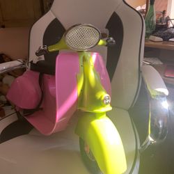 Battat pink -green scooter motorcycle