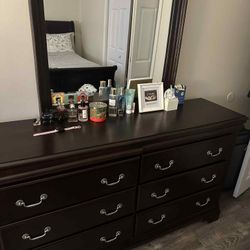 Dresser 