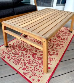 Outdoor Patio Table: acacia wood