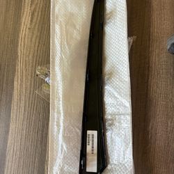 Civic ‘22 - 24 SDN Right Side Grille Molding 